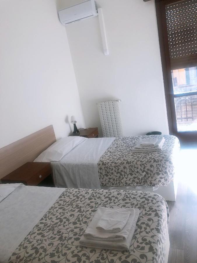 New Family Inn เปโร ภายนอก รูปภาพ