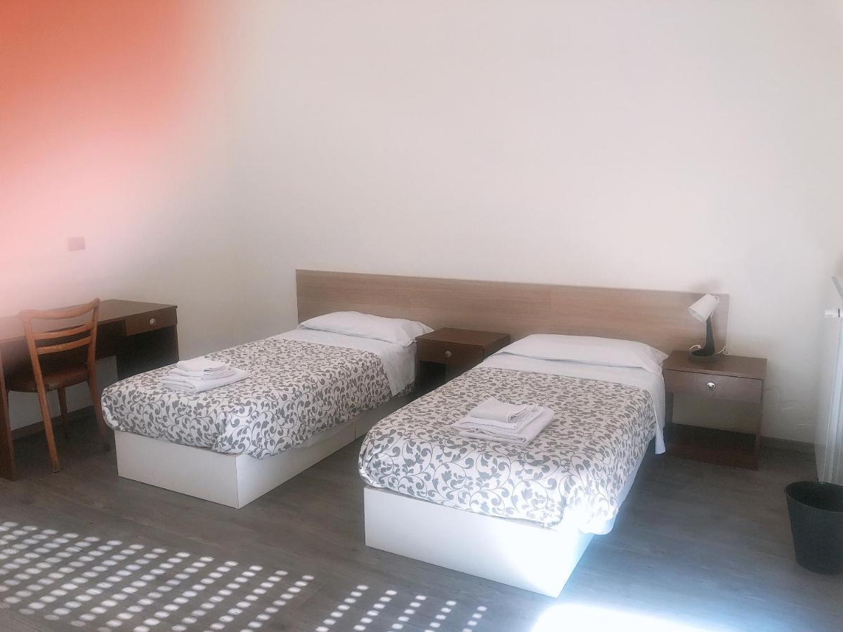 New Family Inn เปโร ภายนอก รูปภาพ