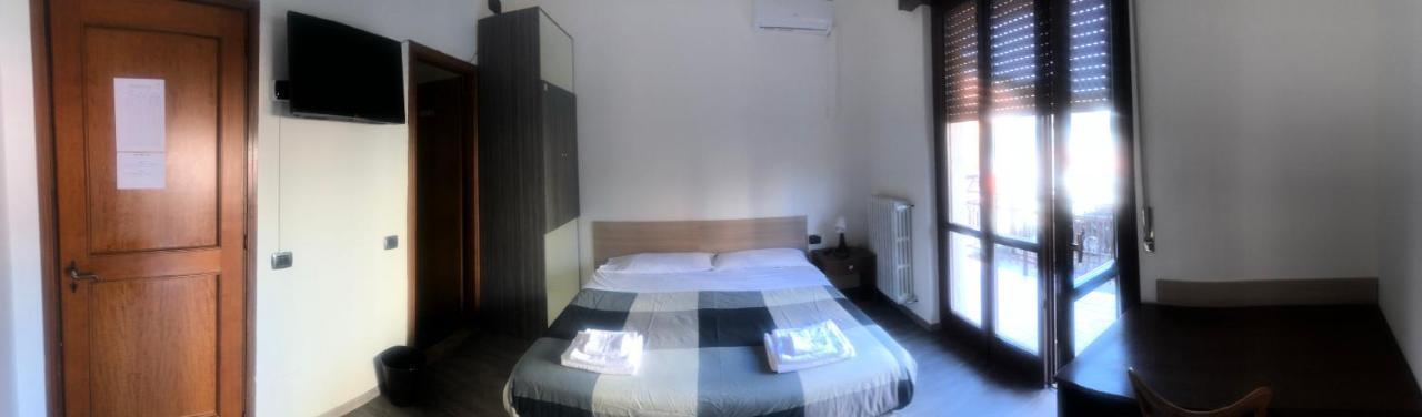 New Family Inn เปโร ภายนอก รูปภาพ