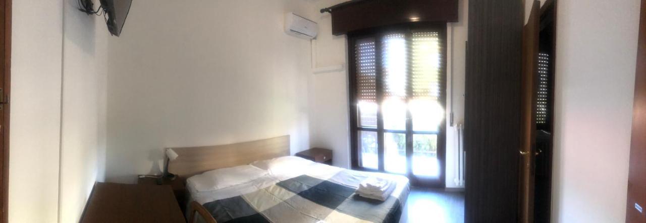 New Family Inn เปโร ภายนอก รูปภาพ
