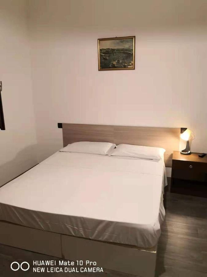 New Family Inn เปโร ภายนอก รูปภาพ